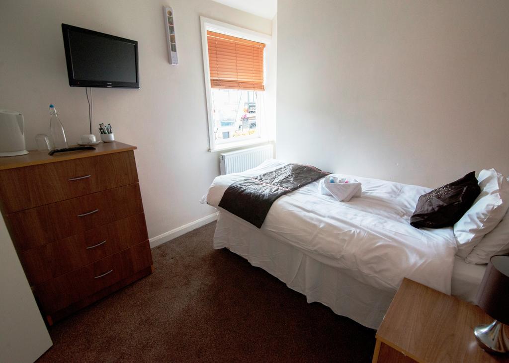 Three Bridges B & B - Gatwick Crawley Szoba fotó